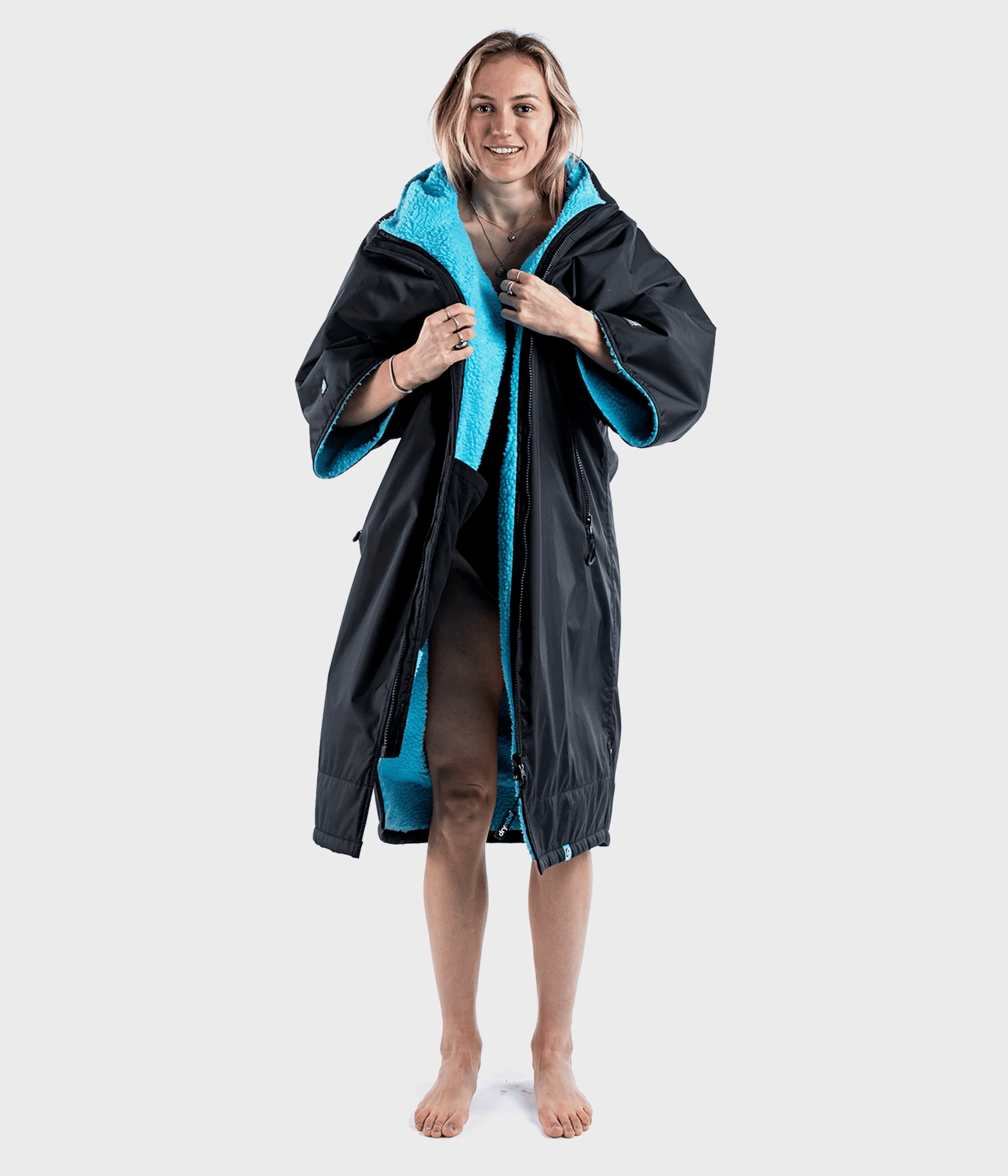 dryrobe Advance Poncho Short Sleeve Black Blue breakouts