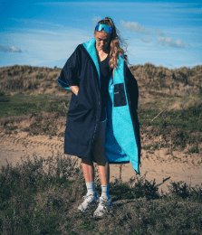 dryrobe Advance Poncho Short Sleeve Black Blue