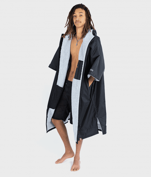 dryrobe Advance Poncho Short Sleeve Black Grey