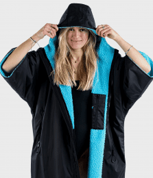 dryrobe Advance Poncho Short Sleeve Black Blue