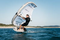 Grundlagen des Wingfoilens: Ein Leitfaden für Wassersportler