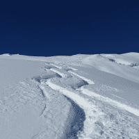 Die Faszination des Tiefschnees für Snowboarder: Ein unvergessliches Abenteuer im Pulverschnee