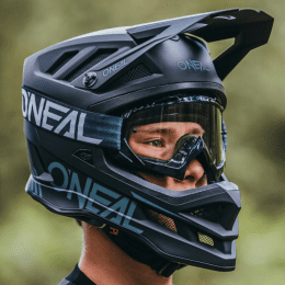 O'NEAL BLADE Polyacrylite Helm SOLID V.20 Schwarz